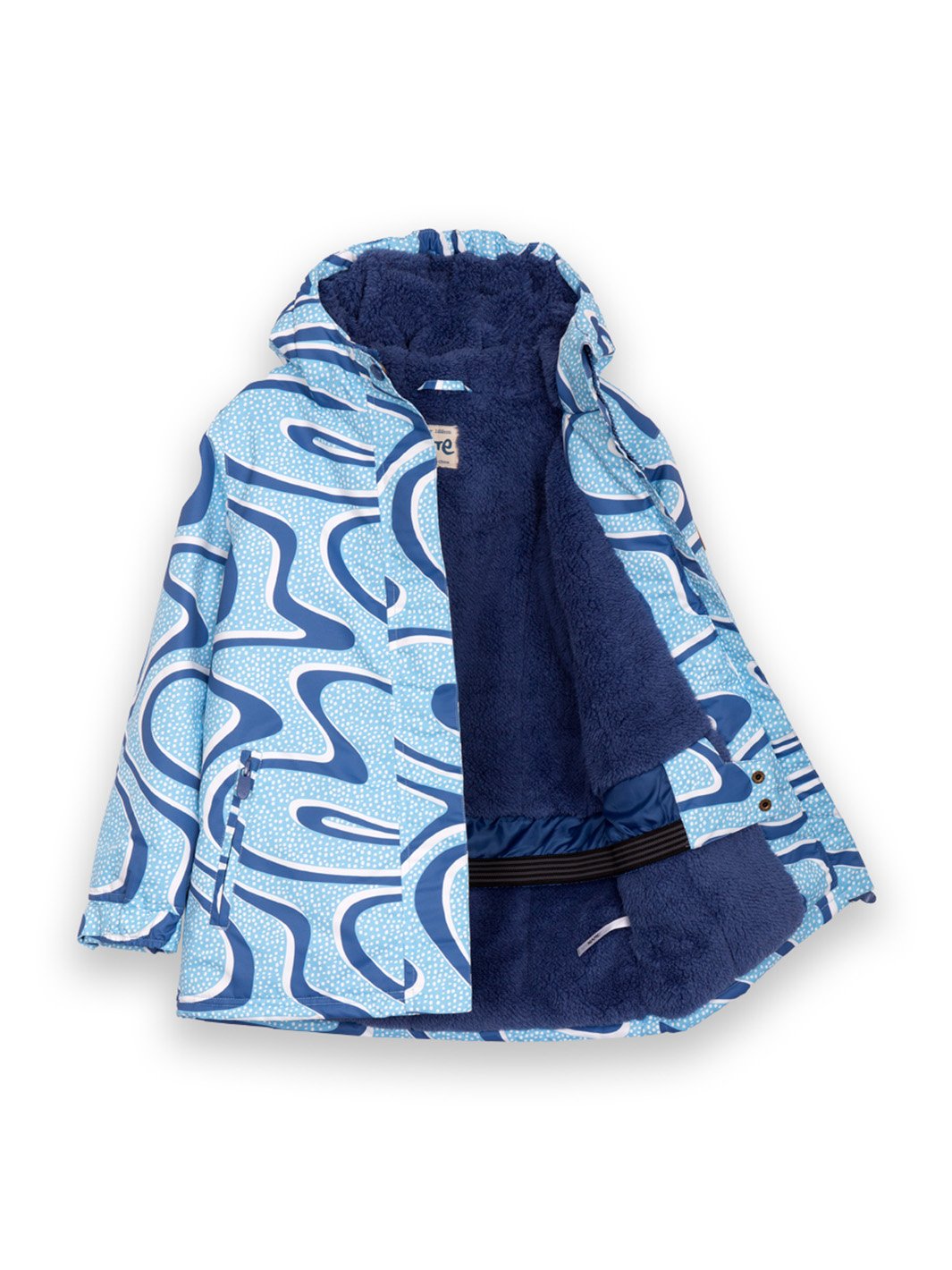 Interior de la chaqueta impermeable Nimbus con forro de polar azul marino, falda de nieve integrada y etiqueta para nombre, ofreciendo calidez y comodidad en climas fríos.