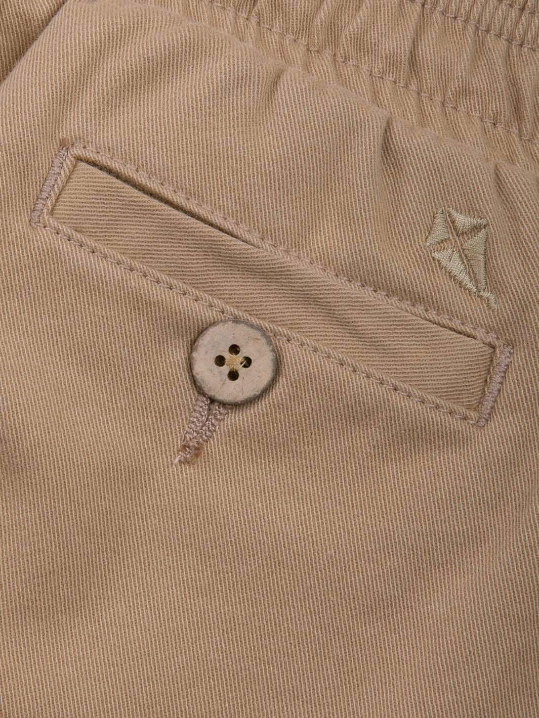 Pantalón tipo chinos beige