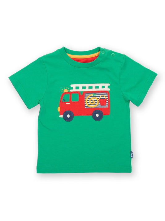 Polera Carro Bomba de algodón orgánico color verde con apliqué de camión de bomberos.